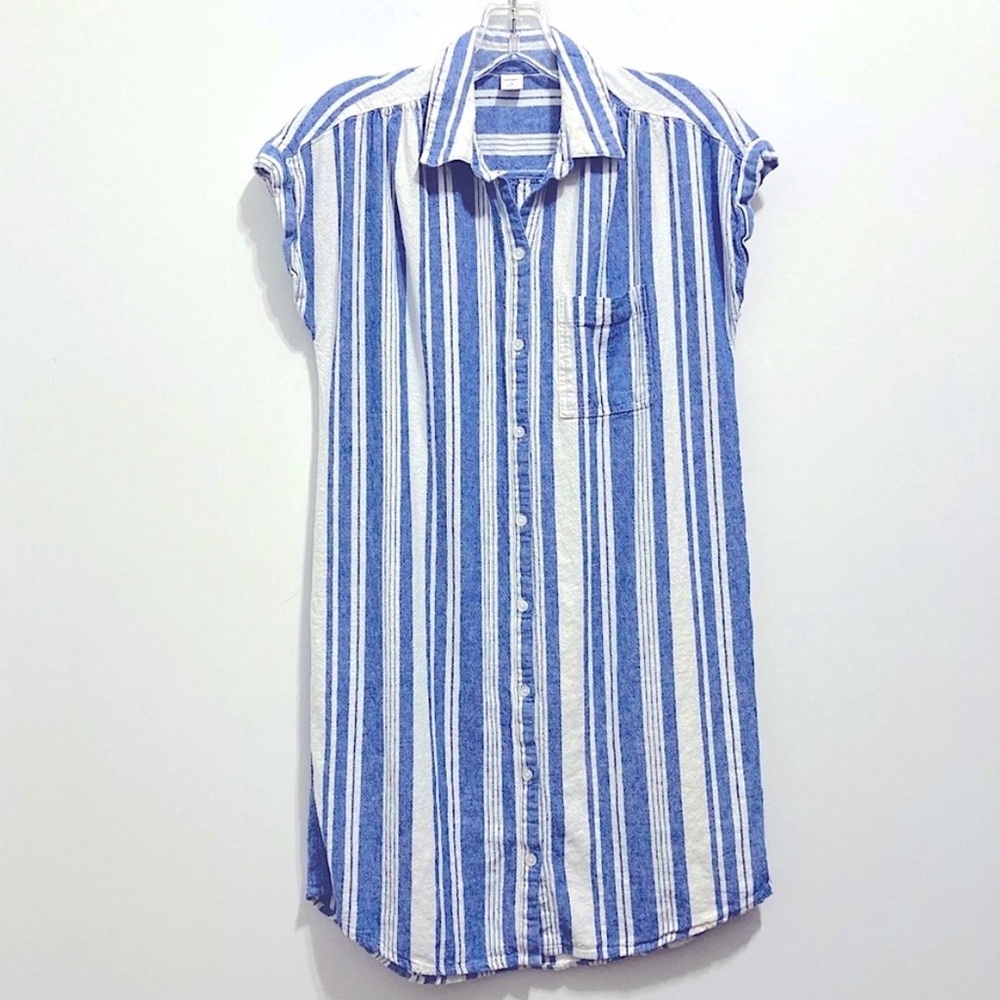 Old Navy Women’s Navy & White Striped Linen Blend Swimsuit Coverup